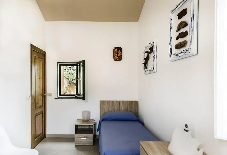B&B Lu Paradisu Capomulini Bed and Breakfast